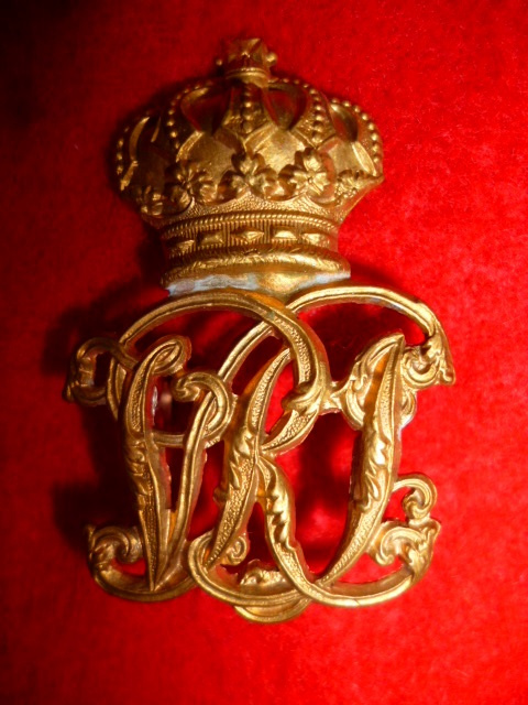 MM7 - Royal Canadian Regiment Victorian Shoulder Title Badge